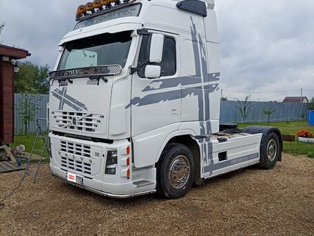 2008 Volvo FH, белый, 8000000 рублей, вид 3