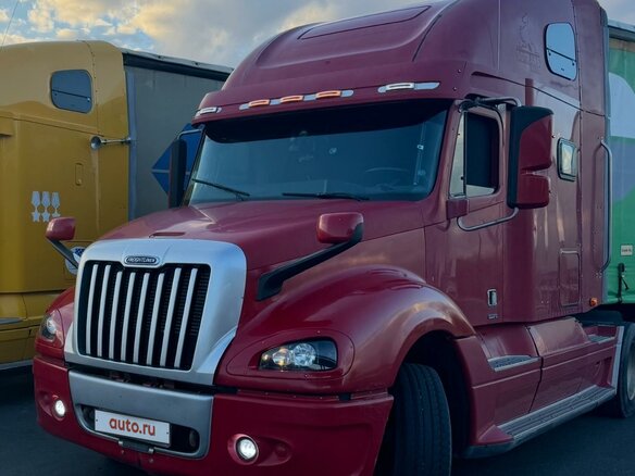 2003 Freightliner Columbia, красный, 2800000 рублей - вид 1