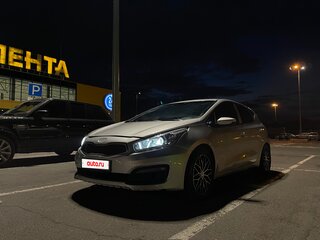 2016 Kia Ceed II Рестайлинг, серебристый, 940000 рублей, вид 1