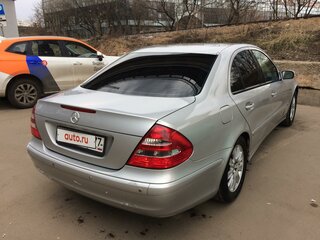 2003 Mercedes-Benz E-Класс 240 III (W211, S211), серебристый, 750000 рублей, вид 4