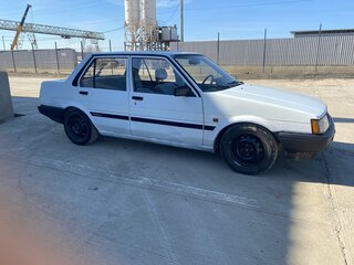 1984 Toyota Corolla V (E80), белый, 150000 рублей, вид 3