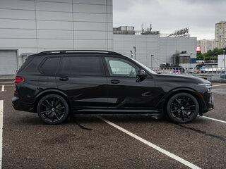 2022 BMW X7 M60i I (G07) Рестайлинг, чёрный, 13990000 рублей, вид 5