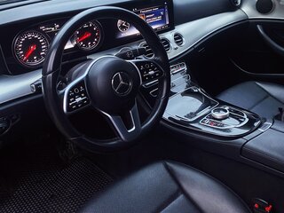 2018 Mercedes-Benz E-Класс 200 V (W213, S213, C238), чёрный, 2050000 рублей, вид 4