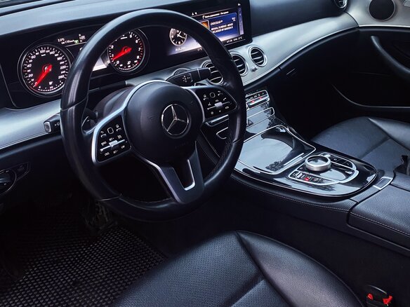 2018 Mercedes-Benz E-Класс 200 V (W213, S213, C238), чёрный, 2050000 рублей - вид 3