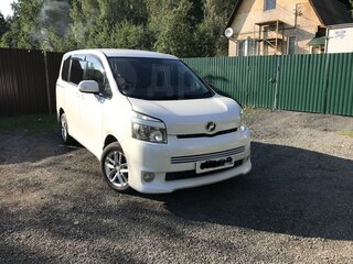 2008 Toyota Voxy II (R70), белый, 1500000 рублей, вид 5