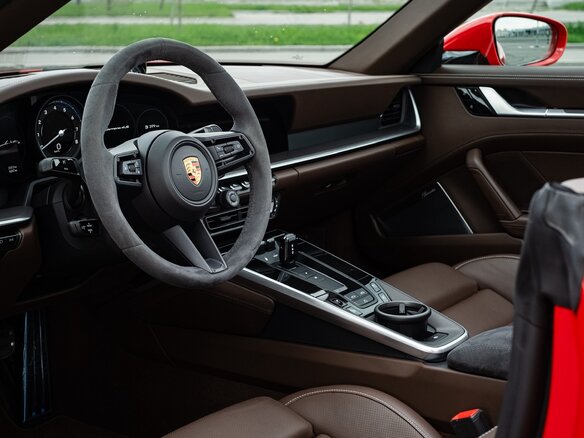 2019 Porsche 911 Carrera 4S VIII (992), красный - вид 16