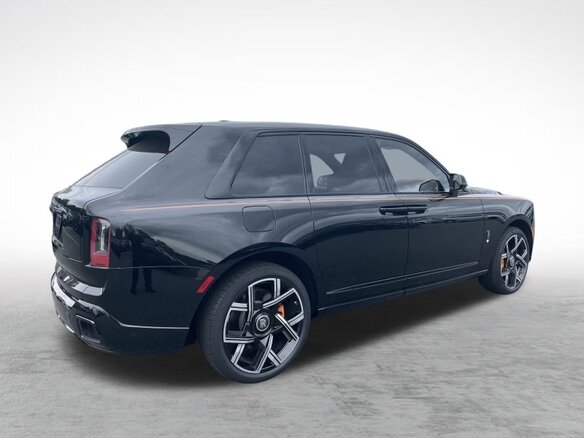 2025 Rolls-Royce Cullinan Black Badge I Рестайлинг (Series II), чёрный, 62578104 рублей - вид 3