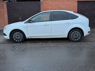 2010 Ford Focus II Рестайлинг, белый, 560000 рублей, вид 5
