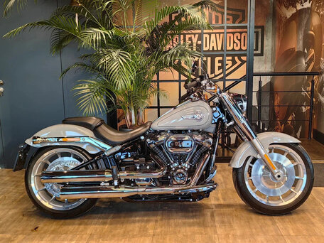 2024 Harley-Davidson Fat Boy, чёрный, 3500000 рублей, вид 1