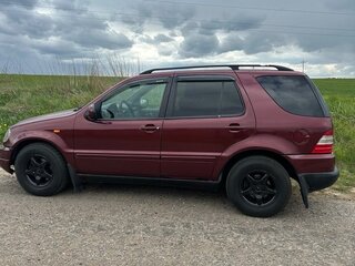 1998 Mercedes-Benz M-Класс 320 I (W163), красный, 355000 рублей, вид 3