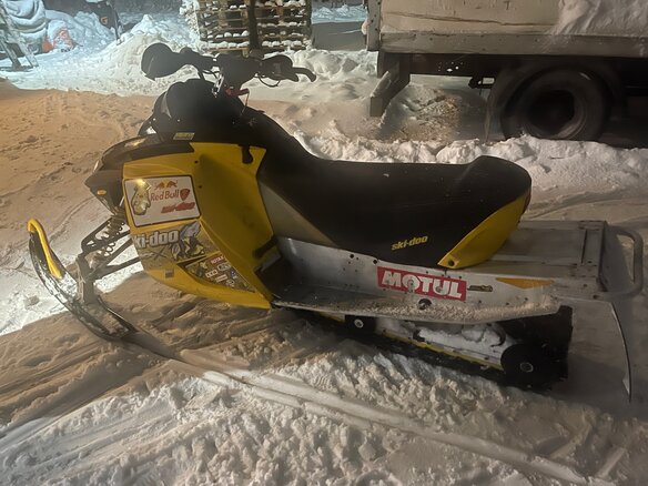 2005 BRP Ski-Doo MXZ X-racing 440, жёлтый, 350000 рублей - вид 1