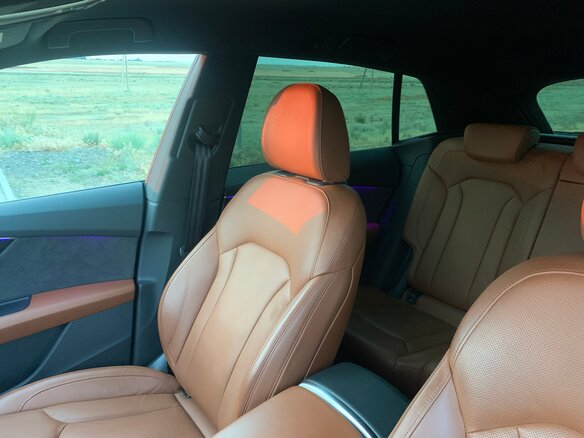 2021 Audi Q8 45 TDI I (4M), синий, 8500000 рублей - вид 13