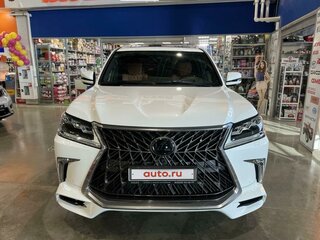 2016 Lexus LX 570 III Рестайлинг 2, белый, 7700000 рублей, вид 2