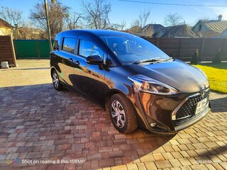2020 Toyota Sienta II Рестайлинг, коричневый, 2100000 рублей, вид 2
