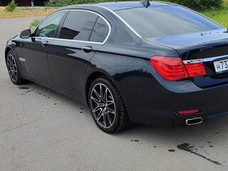 2009 BMW 7 серии Long 740Li V (F01/F02/F04), синий, 1850000 рублей, вид 4