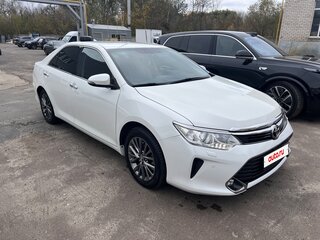 2016 Toyota Camry VII (XV50) Рестайлинг, белый, 2420000 рублей, вид 1