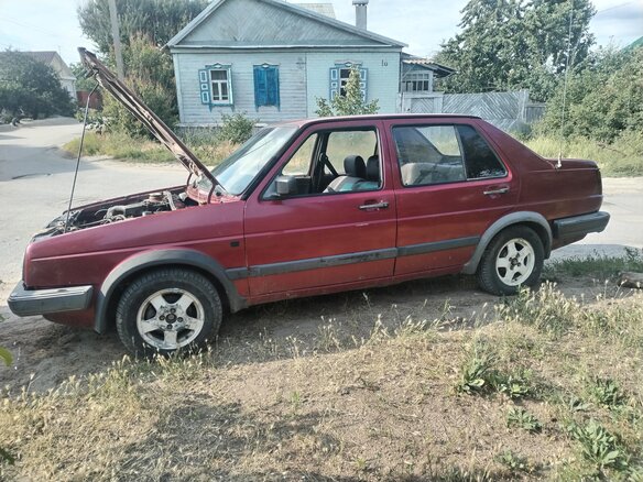 1988 Volkswagen Jetta II, красный, 130000 рублей - вид 2