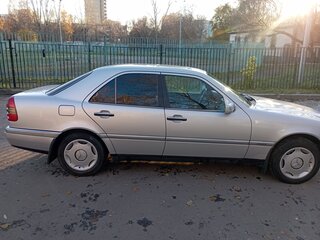 1997 Mercedes-Benz C-Класс 180 I (W202), белый, 550000 рублей, вид 1