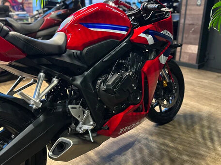 2026 Honda CBR 650R, красный, 1470000 рублей, вид 5