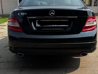 2009 Mercedes-Benz C-Класс 300 III (W204), чёрный, 1500000 рублей, вид 3
