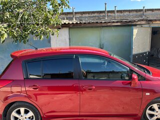 2013 Nissan Tiida I Рестайлинг, красный, 1000000 рублей, вид 4