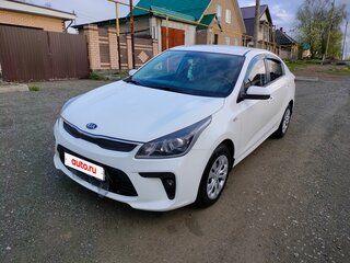 2018 Kia Rio IV, белый, 1370000 рублей, вид 4