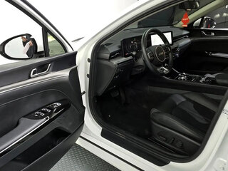 2024 Kia K5 III Рестайлинг, белый, 3200000 рублей, вид 5