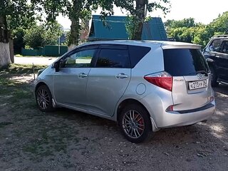 2012 Toyota Ractis II, серый, 650000 рублей, вид 3