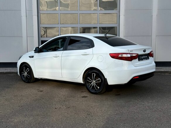 2014 Kia Rio 5-speed III, белый - вид 2