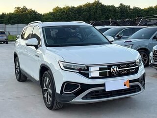 2022 Volkswagen Tayron I Рестайлинг, белый, 1990000 рублей, вид 3