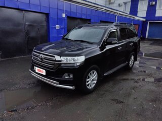 2016 Toyota Land Cruiser 200 Series Рестайлинг 2, чёрный, 7800000 рублей, вид 3