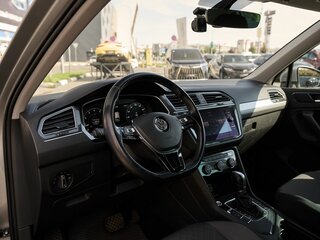 2017 Volkswagen Tiguan II, серебристый, 2018000 рублей, вид 5