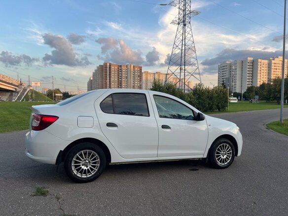 2019 Renault Logan II Рестайлинг, белый, 1200000 рублей - вид 1