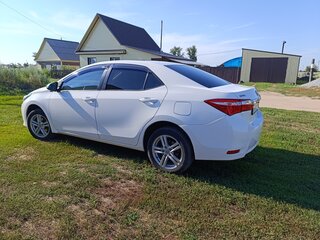 2013 Toyota Corolla XI (E160, E170, E180), белый, 1430000 рублей, вид 4
