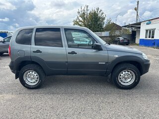 2017 Chevrolet Niva I Рестайлинг, серый, 775000 рублей, вид 5