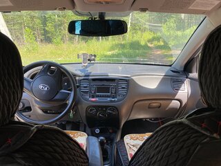 2011 Kia Rio II Рестайлинг, серебристый, 650000 рублей, вид 3