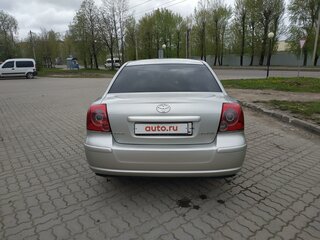 2007 Toyota Avensis II Рестайлинг, серебристый, 800000 рублей, вид 3