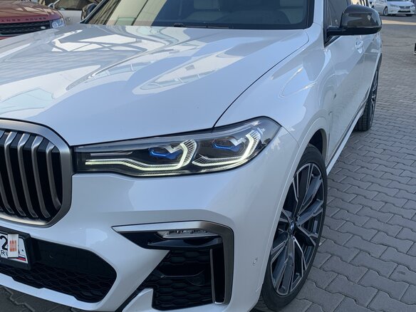 2019 BMW X7 M50d I (G07), белый, 9900000 рублей - вид 1