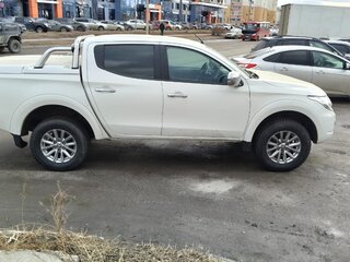 2015 Mitsubishi L200 V, белый, 2370000 рублей, вид 2