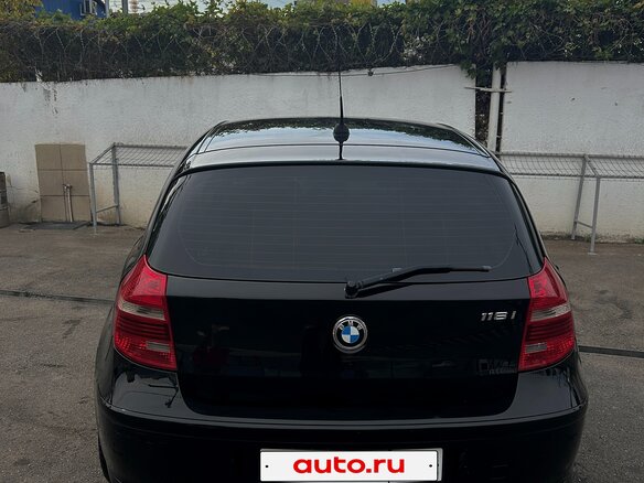 2010 BMW 1 серии 116i I (E81/E82/E87/E88) Рестайлинг, чёрный, 850000 рублей - вид 5