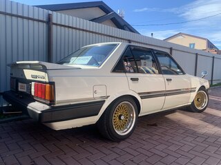 1982 Toyota Carina III (A60), белый, 990000 рублей, вид 3