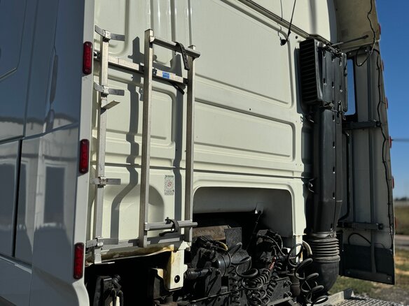 2008 DAF XF 105, белый, 4100000 рублей - вид 11
