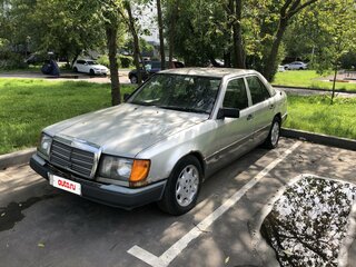 1993 Mercedes-Benz E-Класс 200 I (W124), серебристый, 200000 рублей, вид 2