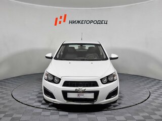 2013 Chevrolet Aveo II, белый, 646000 рублей, вид 2