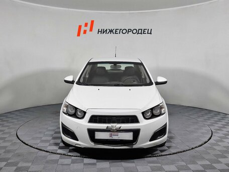 2013 Chevrolet Aveo II, белый, 630000 рублей, вид 2