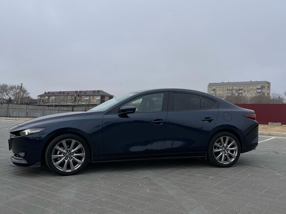 2019 Mazda 3 IV (BP), синий, 1600000 рублей - вид 2