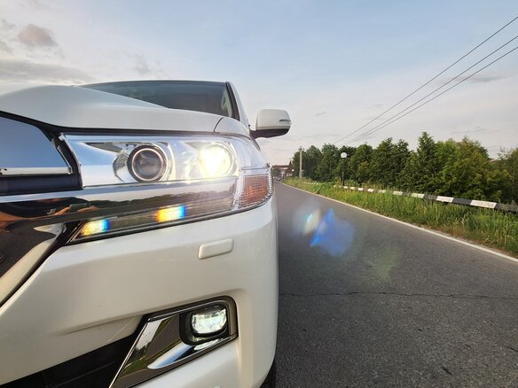 2015 Toyota Land Cruiser 200 Series Рестайлинг 2, белый - вид 19