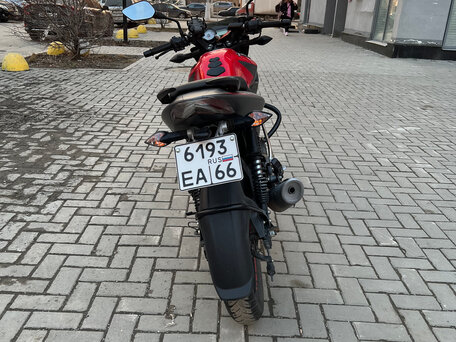 2021 Bajaj Pulsar NS 125, красный, 110000 рублей, вид 5