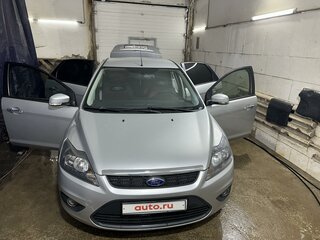 2010 Ford Focus II Рестайлинг, серебристый, 750000 рублей, вид 1