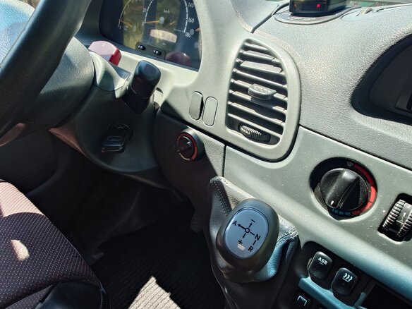 2002 Mercedes-Benz Sprinter, жёлтый, 1500000 рублей - вид 16